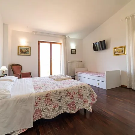 Ray 招待所 卡波利韦里